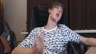 pretty Ash-blonde teenie long web cam Display 002